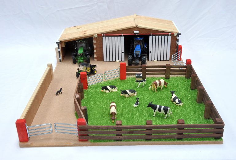 Millwood FS41 Small Farm Yard - David Rogers Toymaster