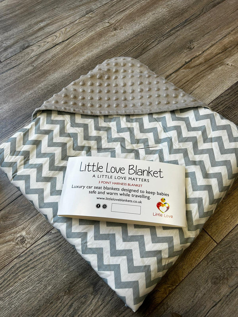Little Love Blanket - 3 Point - Grey Chevron