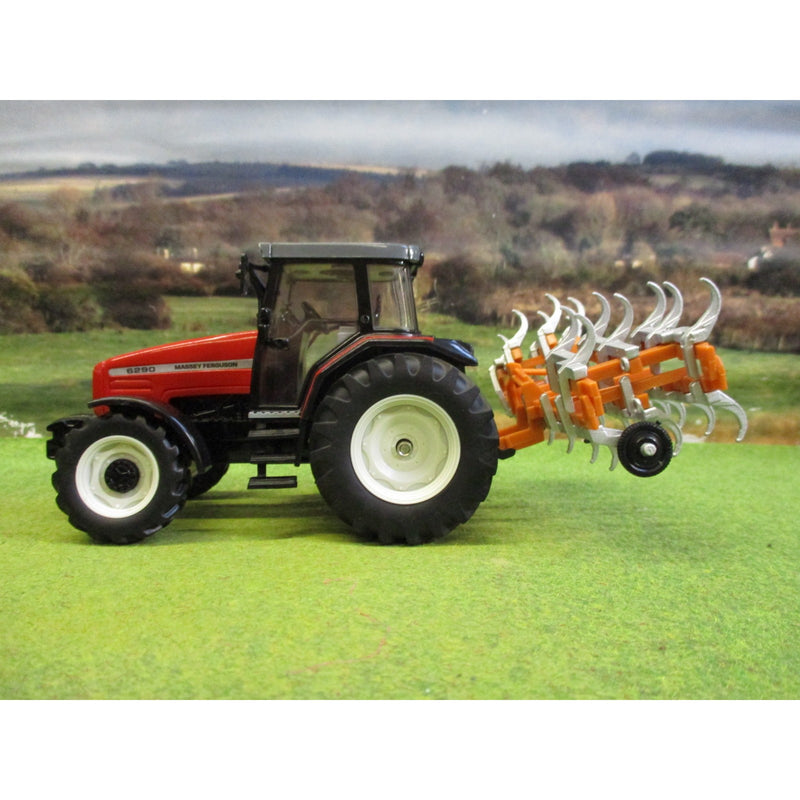 Britains 43335 - Massey Ferguson 6290 Tractor Playset